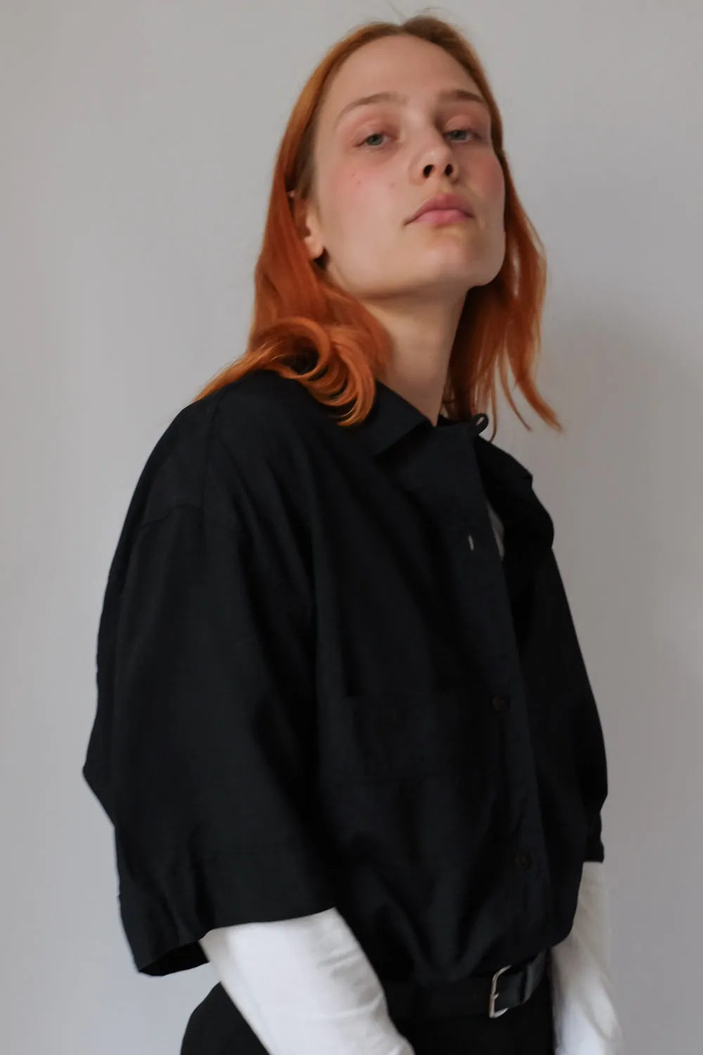 BLACK SHORT ARM OVERSIZE SHIRT