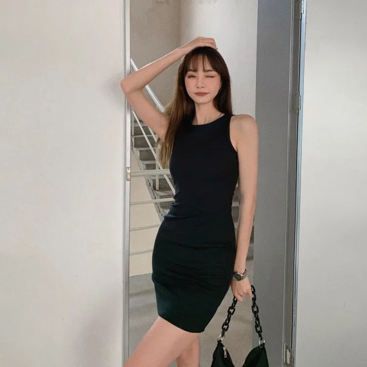 Black Sleeveless Dress