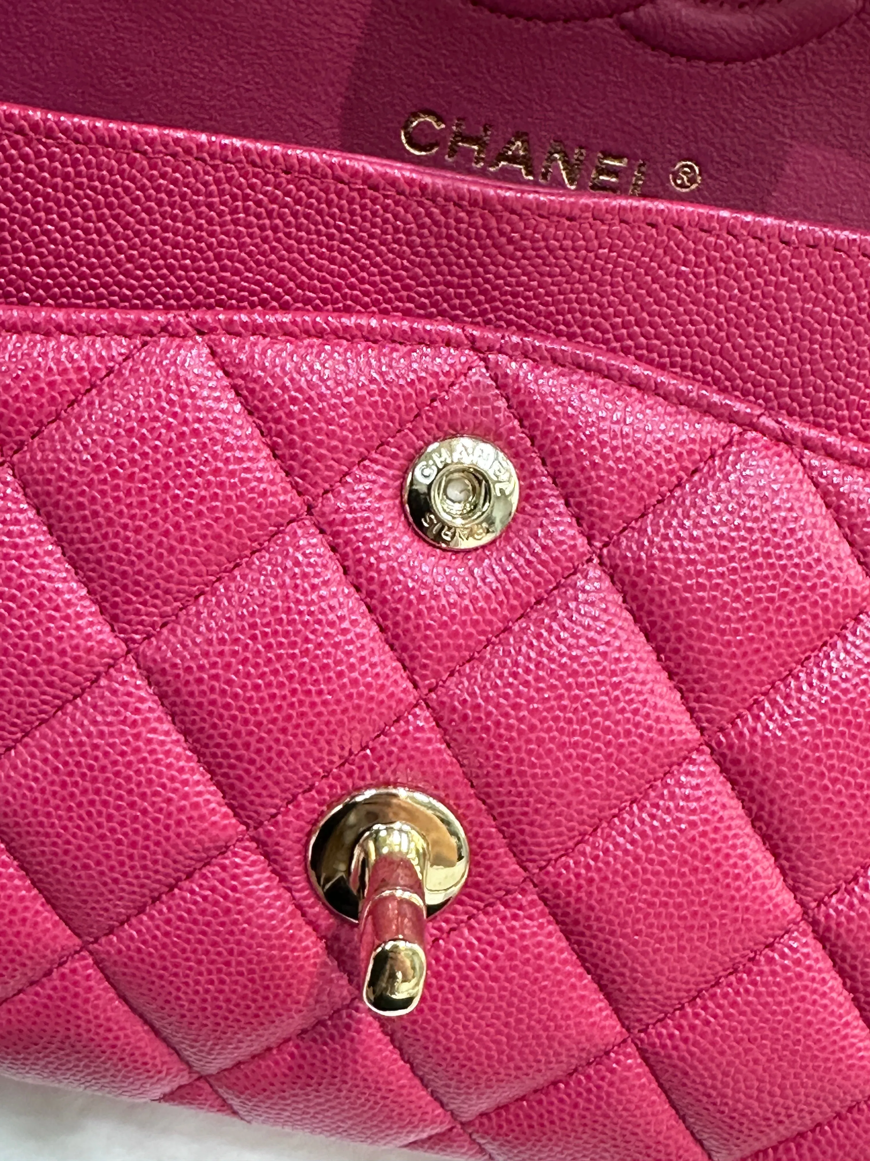 CHANEL Small Classic Double Flap Caviar Quilted Red GHW ￼