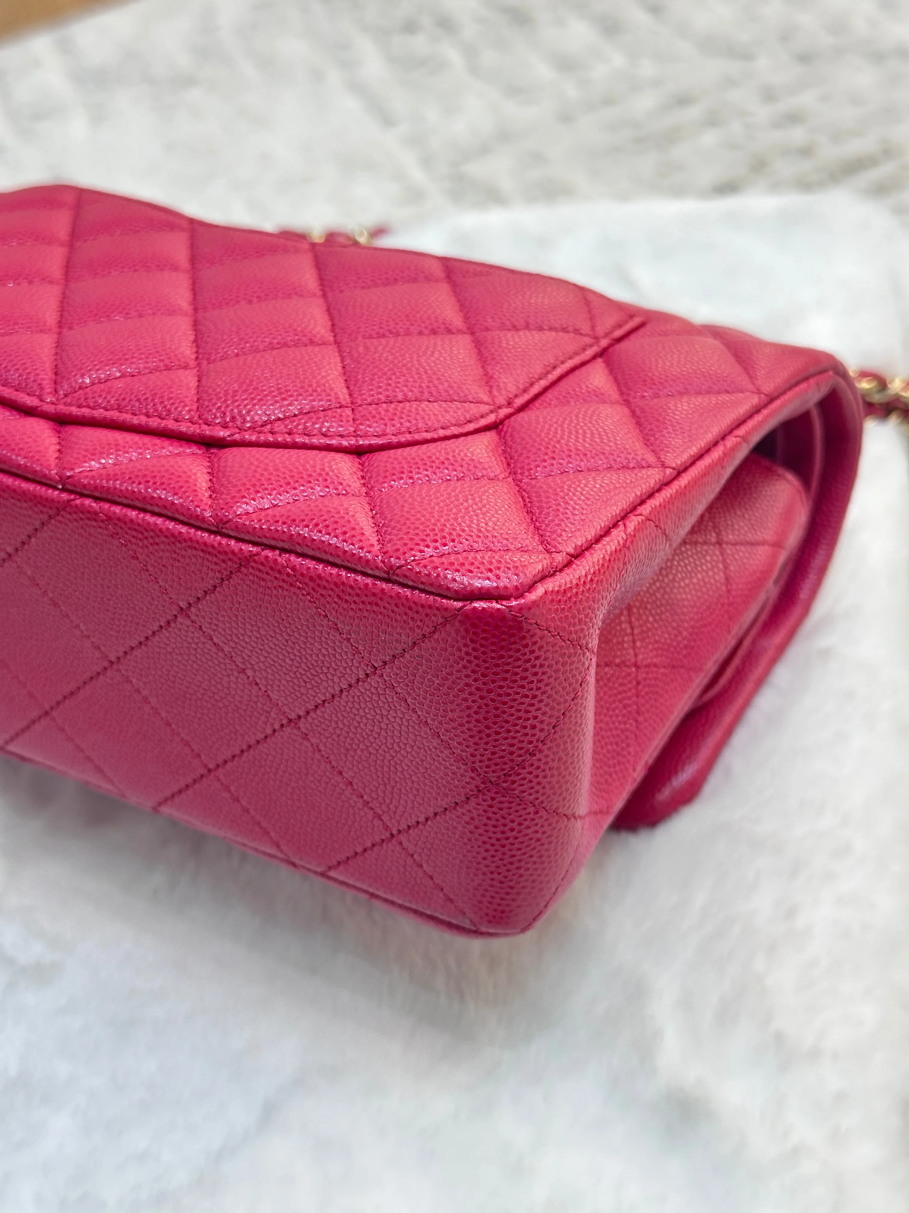 CHANEL Small Classic Double Flap Caviar Quilted Red GHW ￼