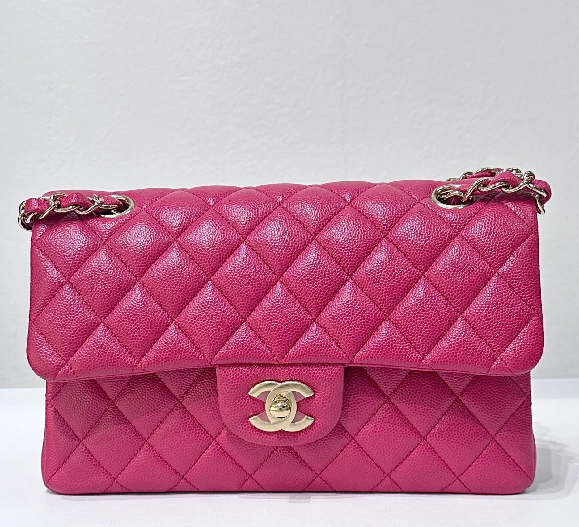 CHANEL Small Classic Double Flap Caviar Quilted Red GHW ￼