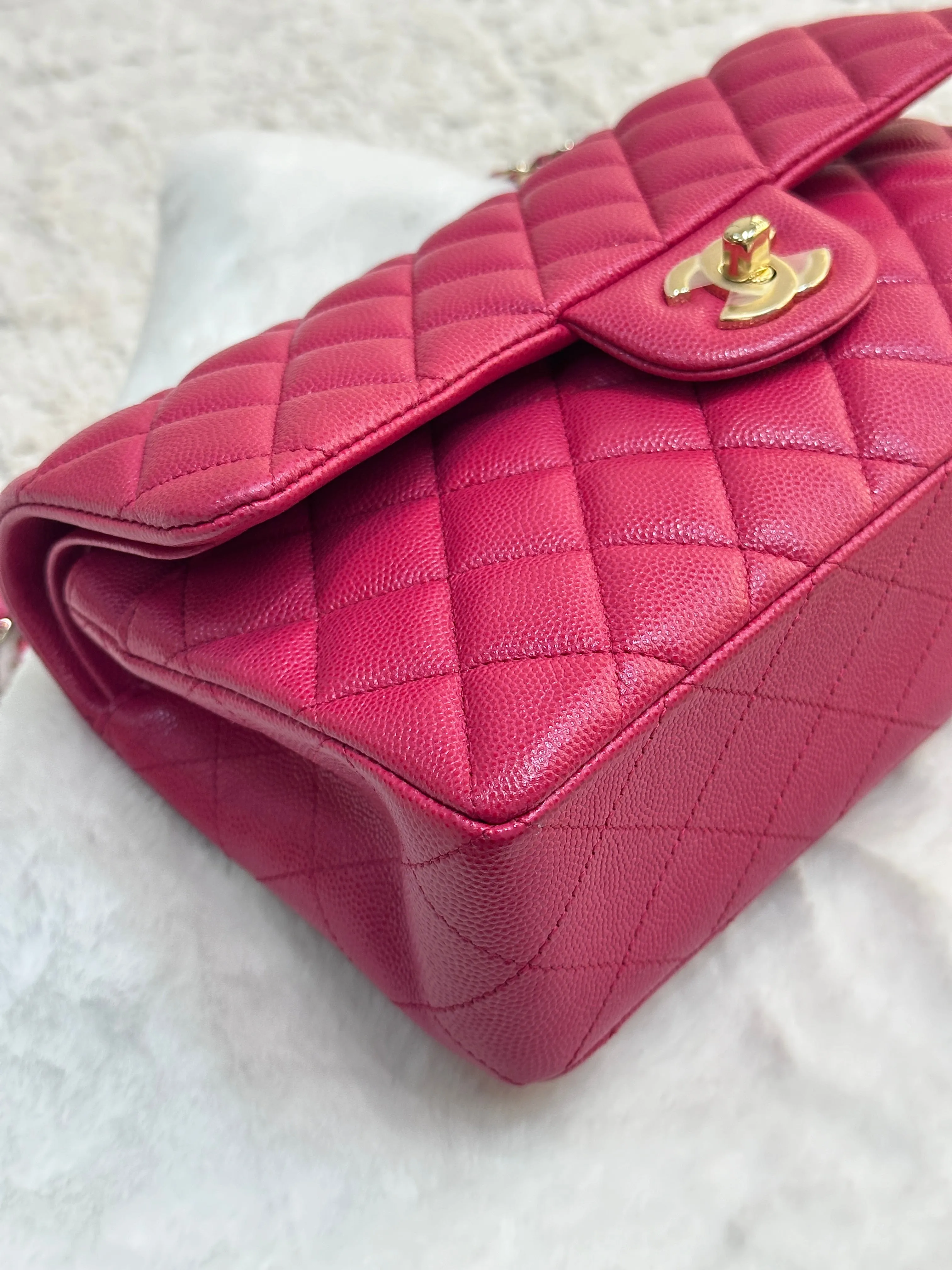 CHANEL Small Classic Double Flap Caviar Quilted Red GHW ￼