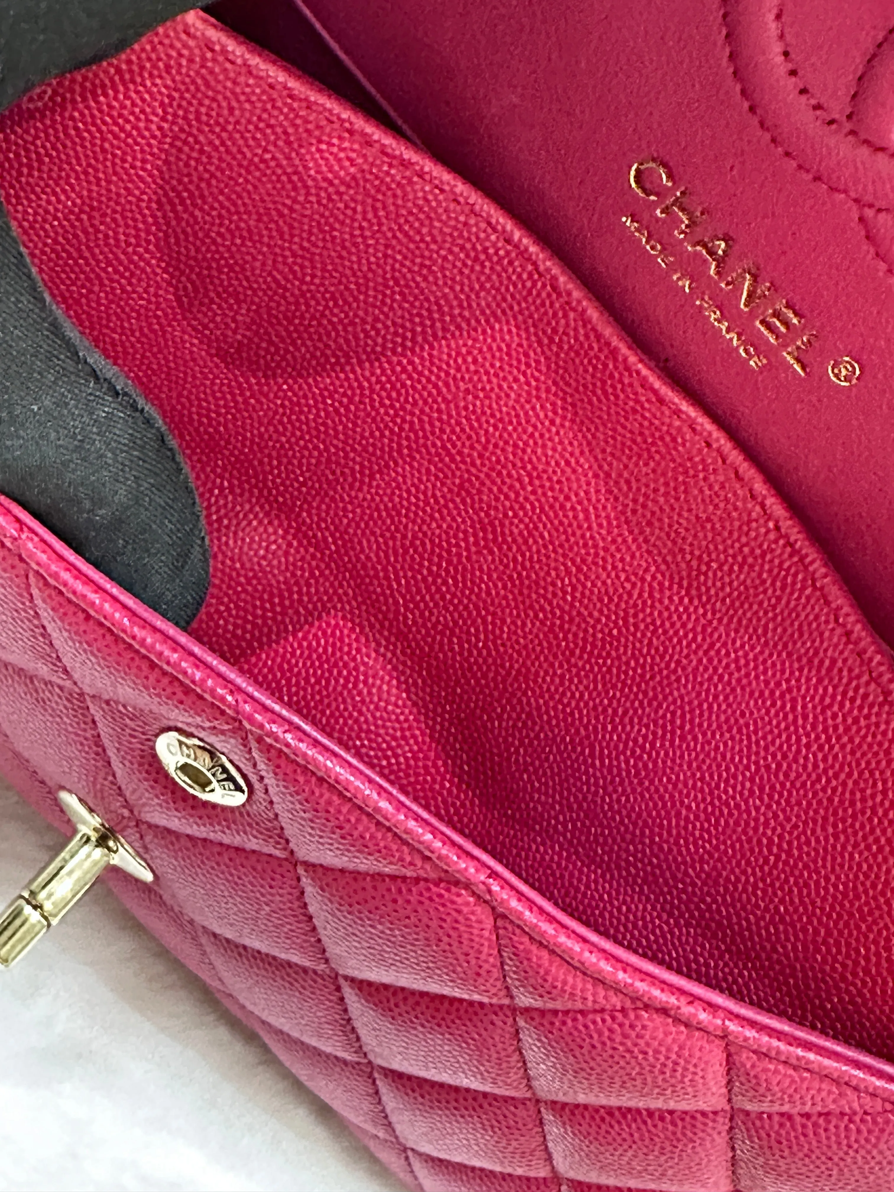 CHANEL Small Classic Double Flap Caviar Quilted Red GHW ￼