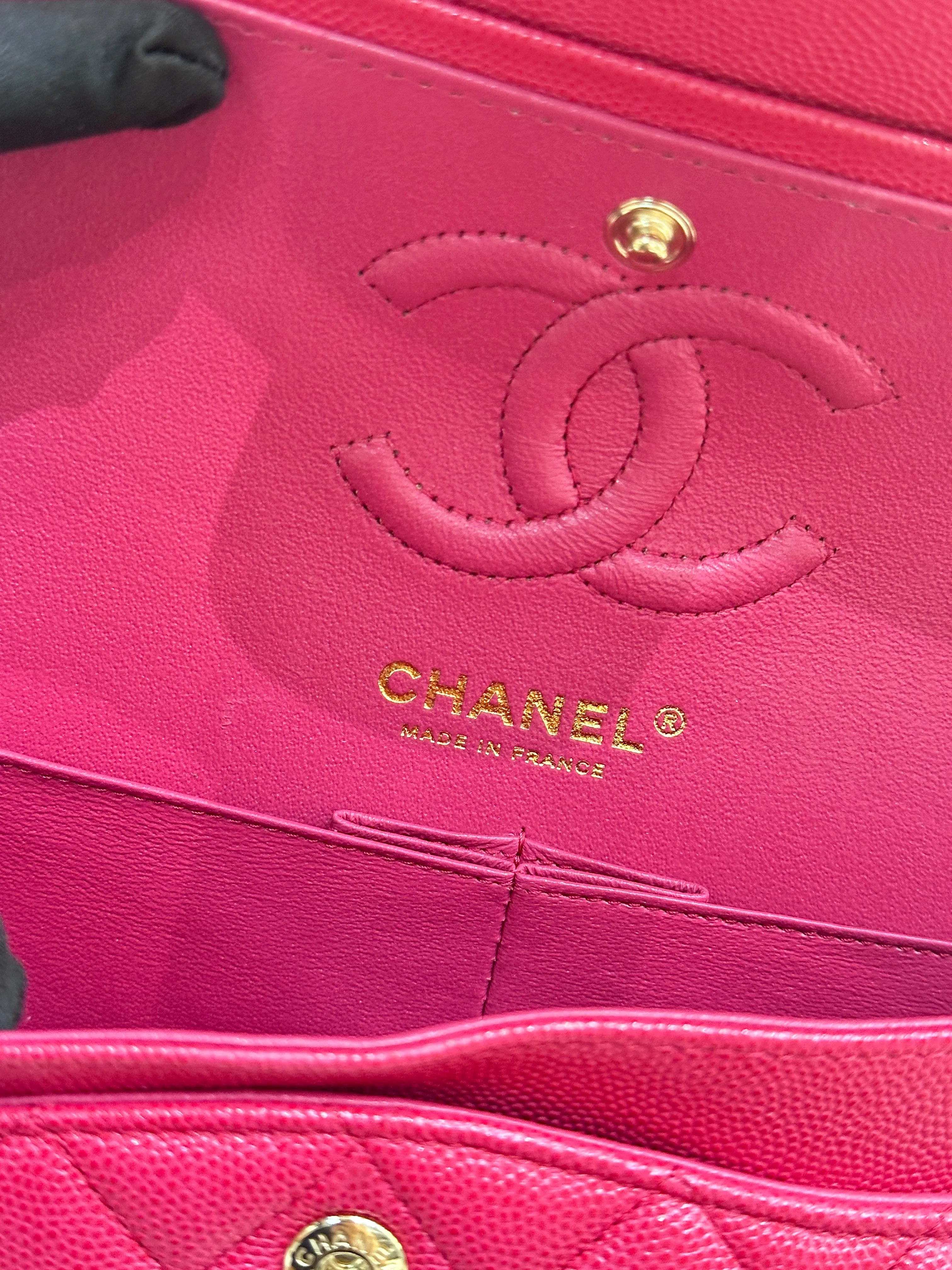 CHANEL Small Classic Double Flap Caviar Quilted Red GHW ￼