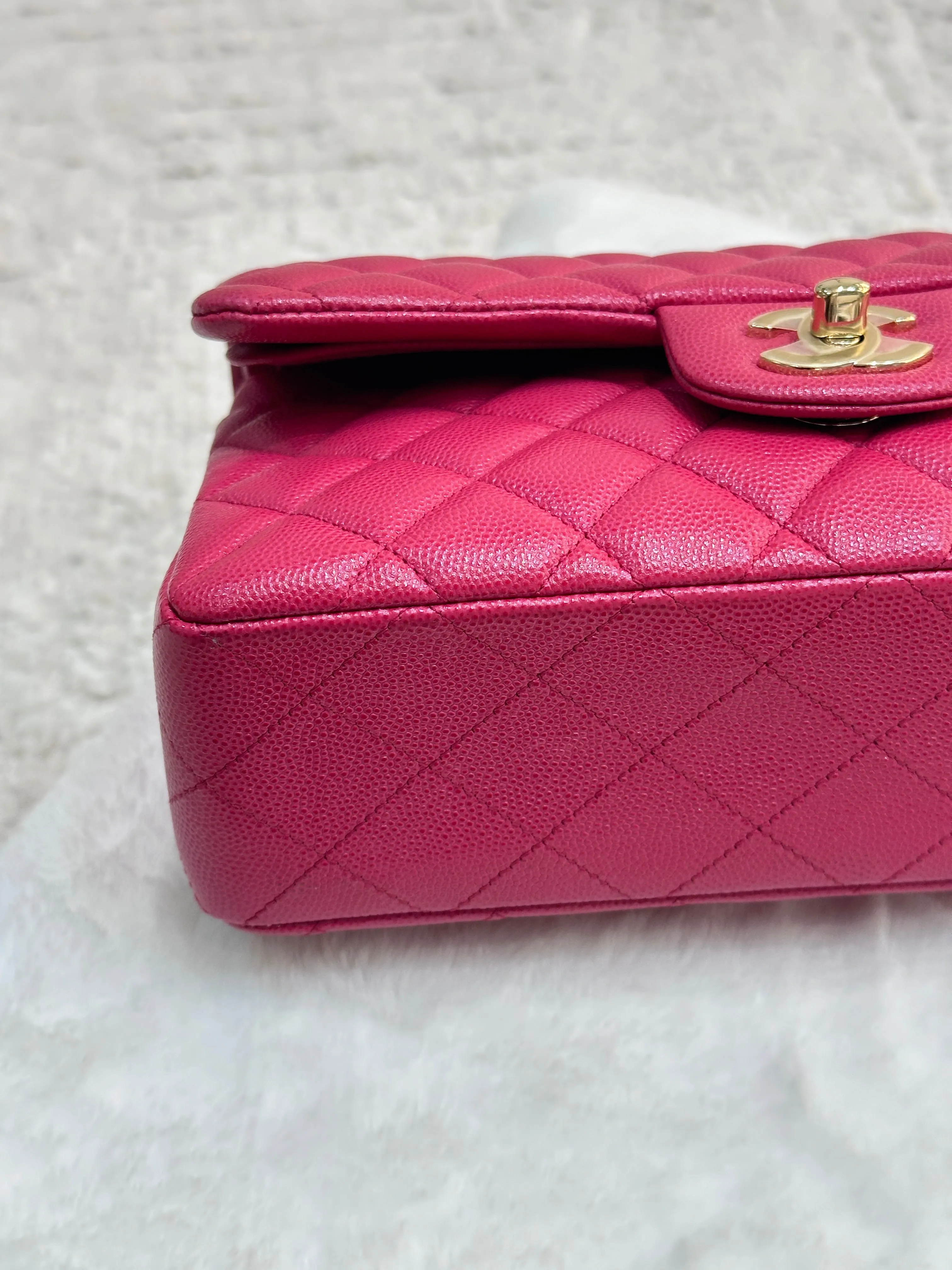 CHANEL Small Classic Double Flap Caviar Quilted Red GHW ￼