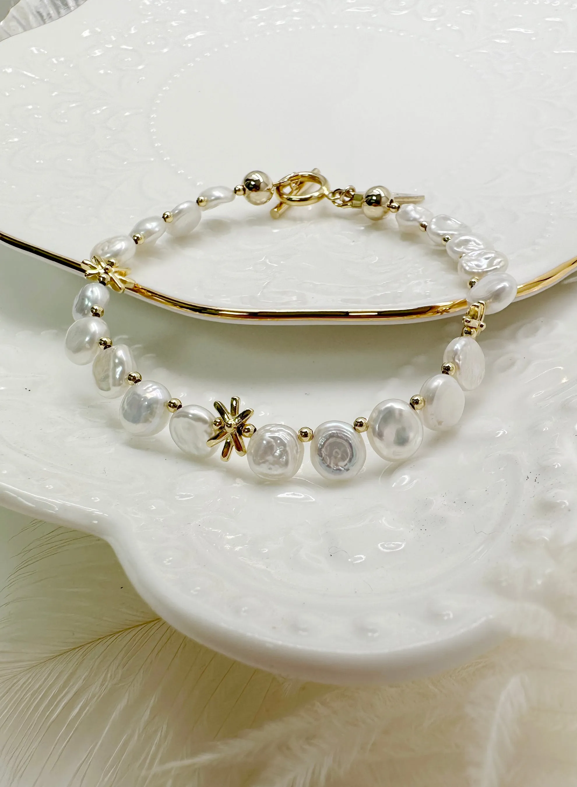 Flower Petals Freshwater Pearls Bracelet KB001