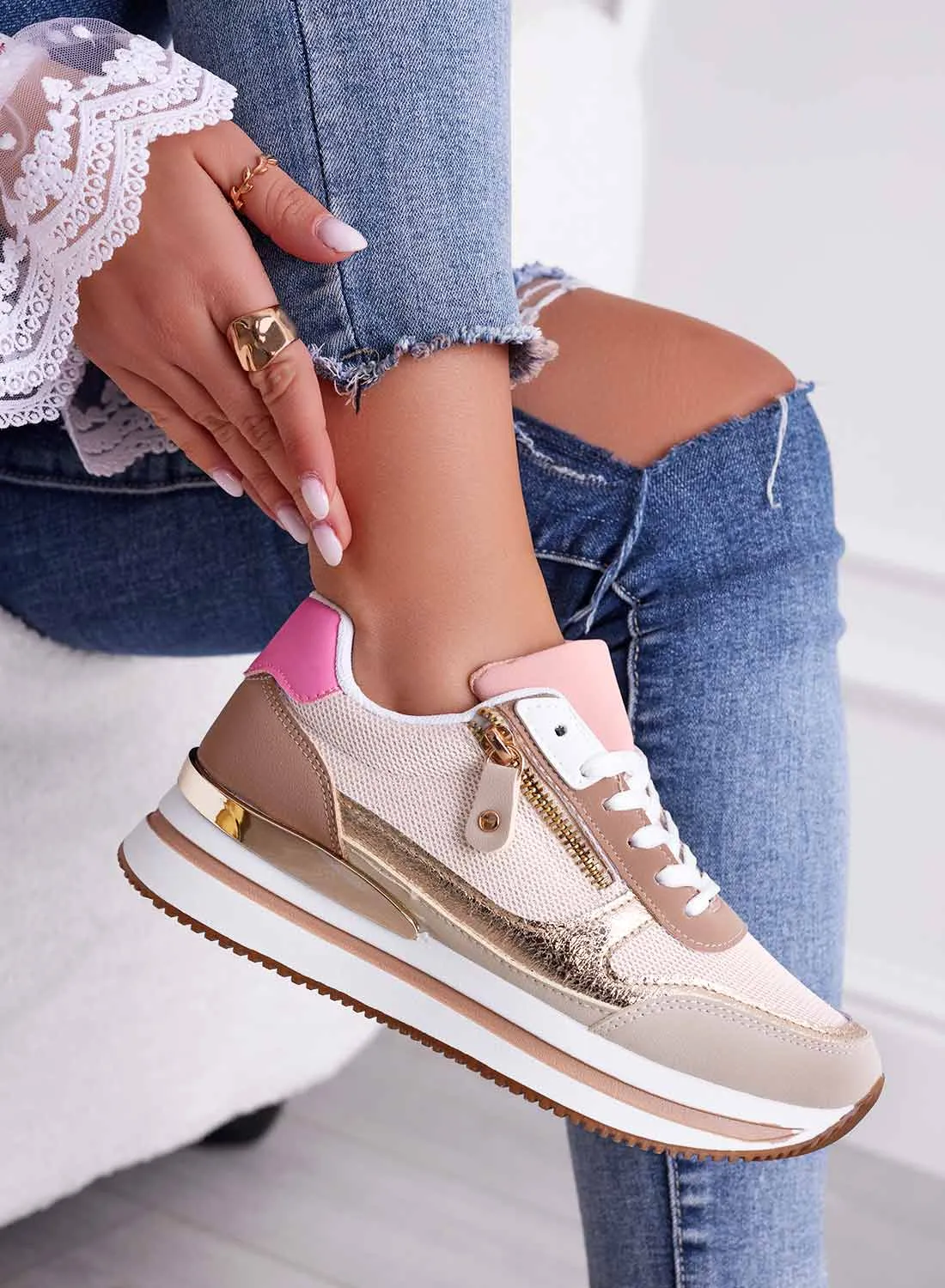 JOYCE - Sneakers beige con pannelli a contrasto e zip laterale