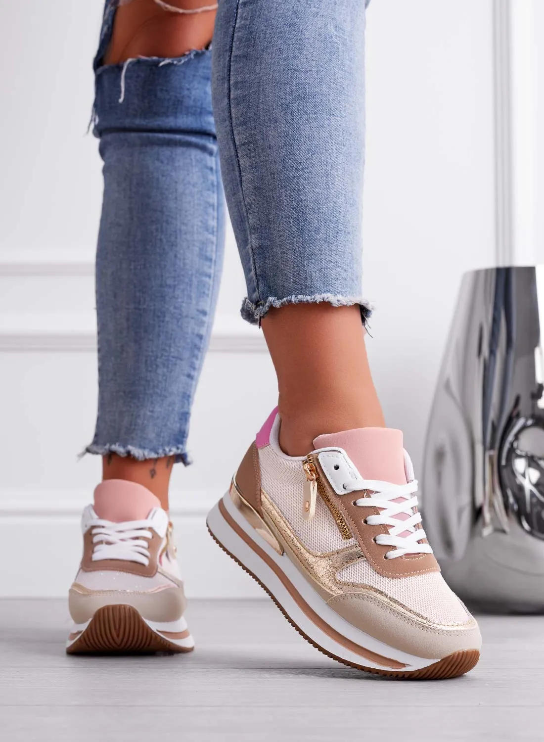 JOYCE - Sneakers beige con pannelli a contrasto e zip laterale