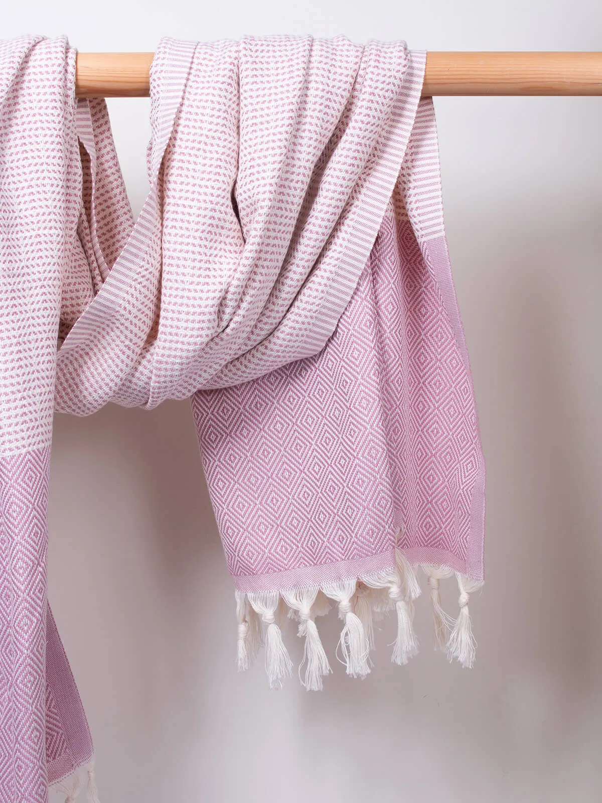 Nordic Dot Hammam Towel, Vintage Pink