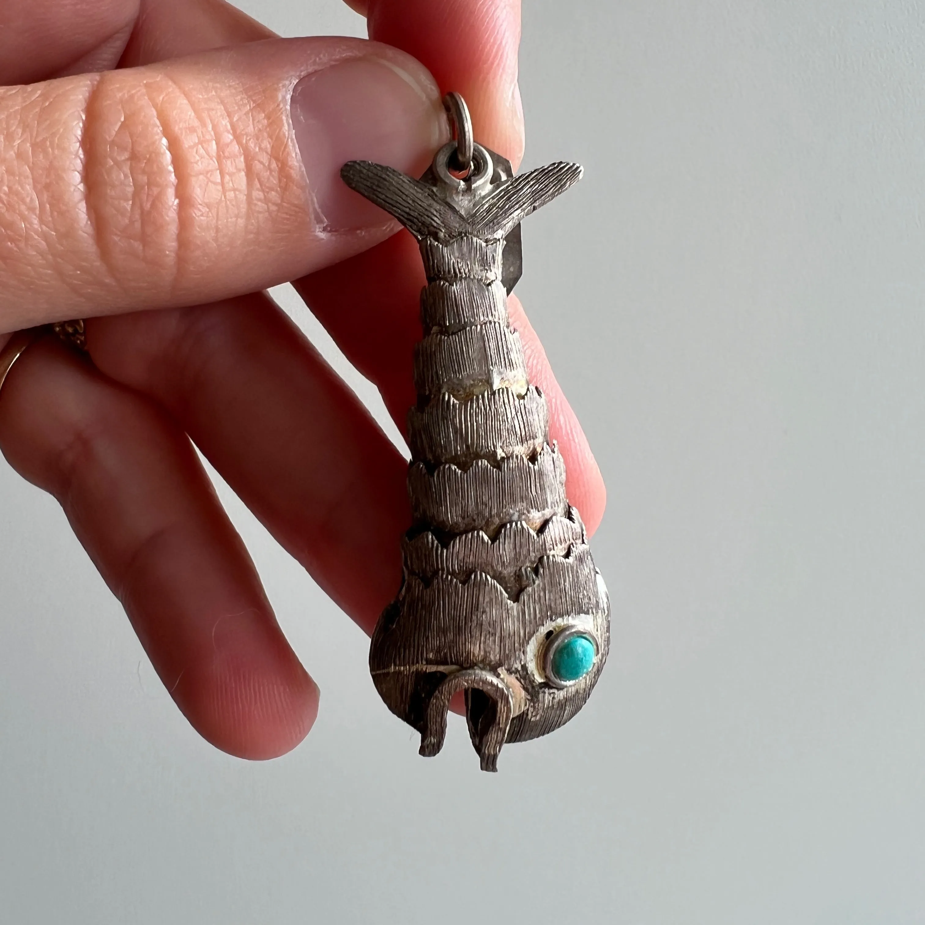 V I N T A G E // caught by the tail / sterling silver Taxco Mexico articulate wiggle fish / a pendant